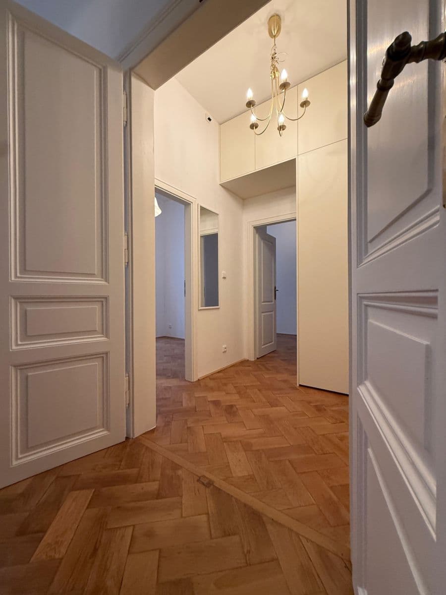 Prenájom bytu 4-izbový 85 m², Záhořanského, Praha, Praha Prenájom bytu 4-izbový 85 m², Záhořanského, Praha, Praha