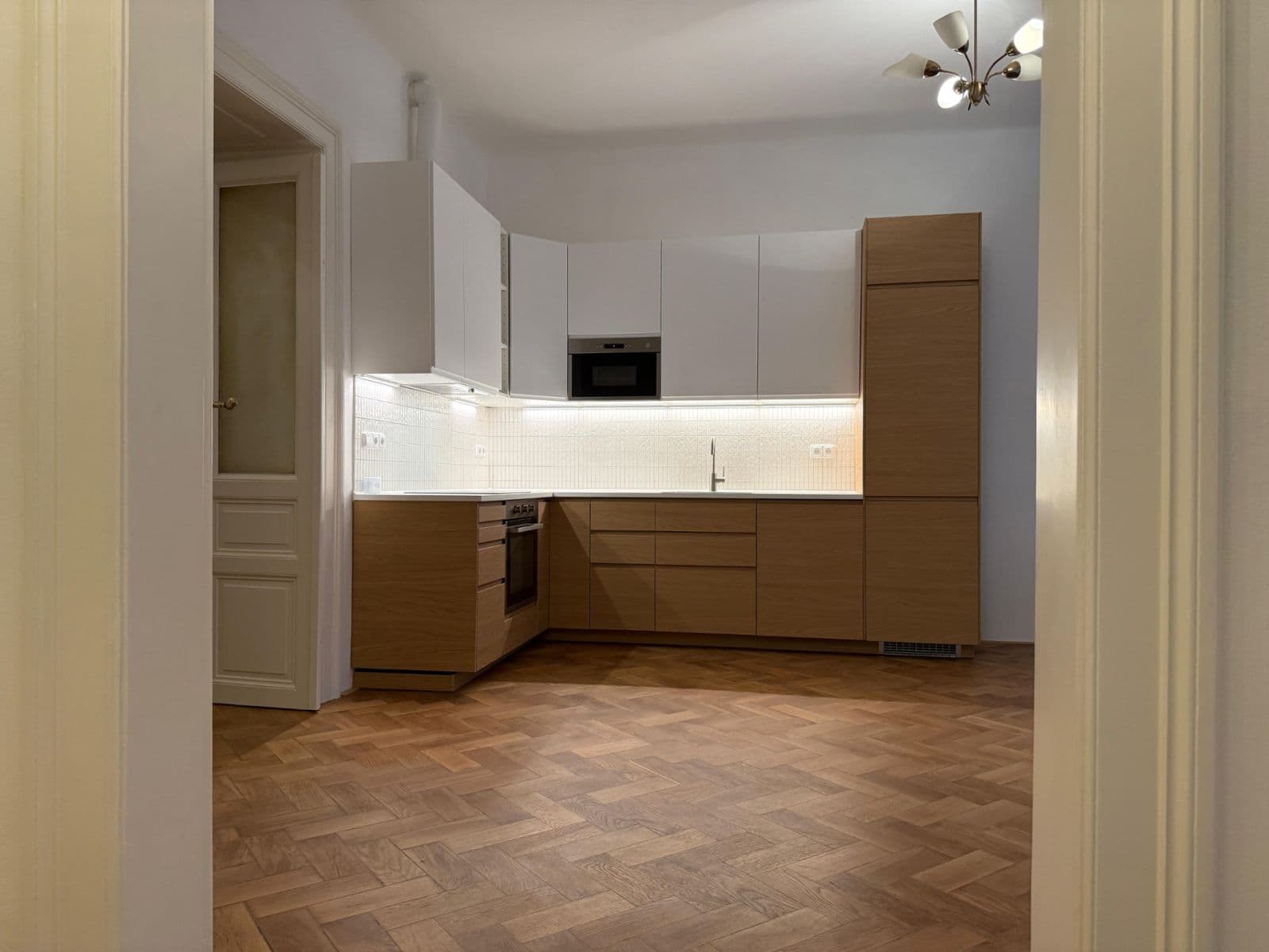 Prenájom bytu 4-izbový 85 m², Záhořanského, Praha, Praha Prenájom bytu 4-izbový 85 m², Záhořanského, Praha, Praha