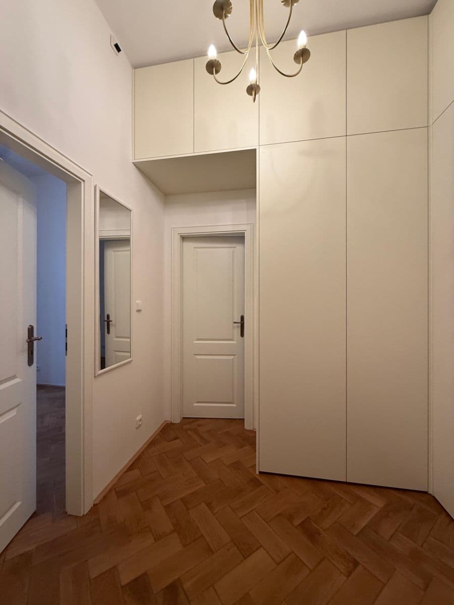 Prenájom bytu 4-izbový 85 m², Záhořanského, Praha, Praha Prenájom bytu 4-izbový 85 m², Záhořanského, Praha, Praha