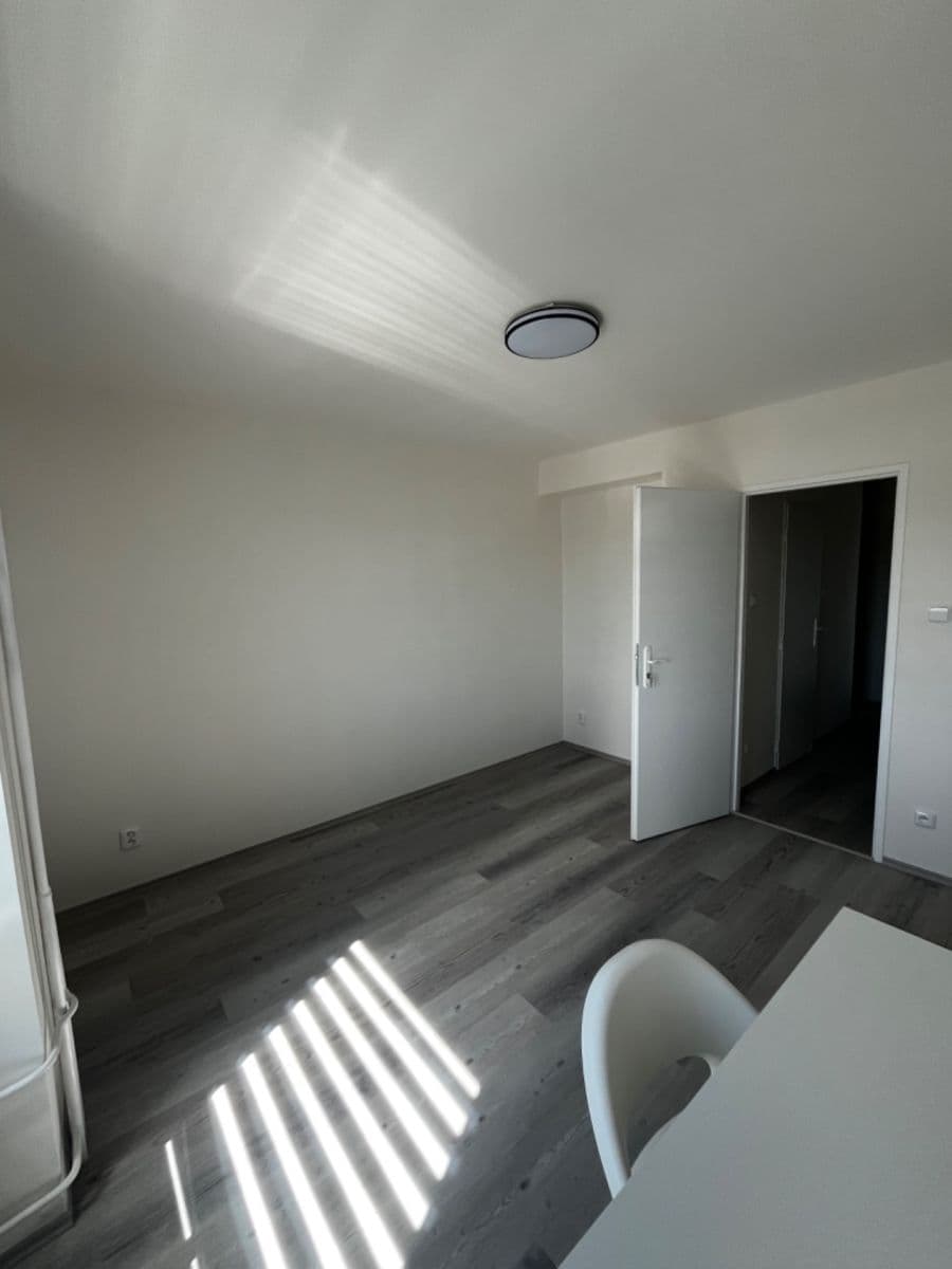 Predaj bytu 3-izbový 81 m², Evropská, Praha, Praha Predaj bytu 3-izbový 81 m², Evropská, Praha, Praha