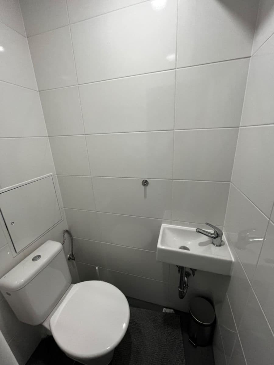 Predaj bytu 3-izbový 81 m², Evropská, Praha, Praha Predaj bytu 3-izbový 81 m², Evropská, Praha, Praha