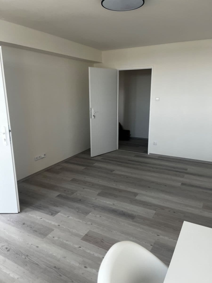 Predaj bytu 3-izbový 81 m², Evropská, Praha, Praha Predaj bytu 3-izbový 81 m², Evropská, Praha, Praha