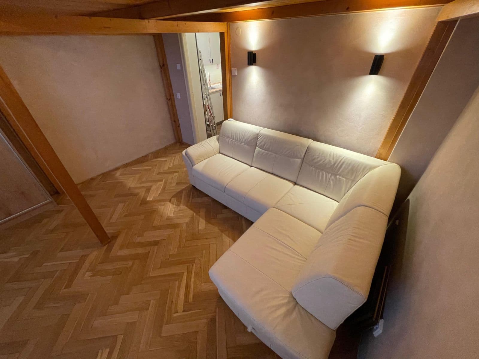 Prenájom bytu 1-izbový 31 m², 28. pluku, Praha, Praha Prenájom bytu 1-izbový 31 m², 28. pluku, Praha, Praha