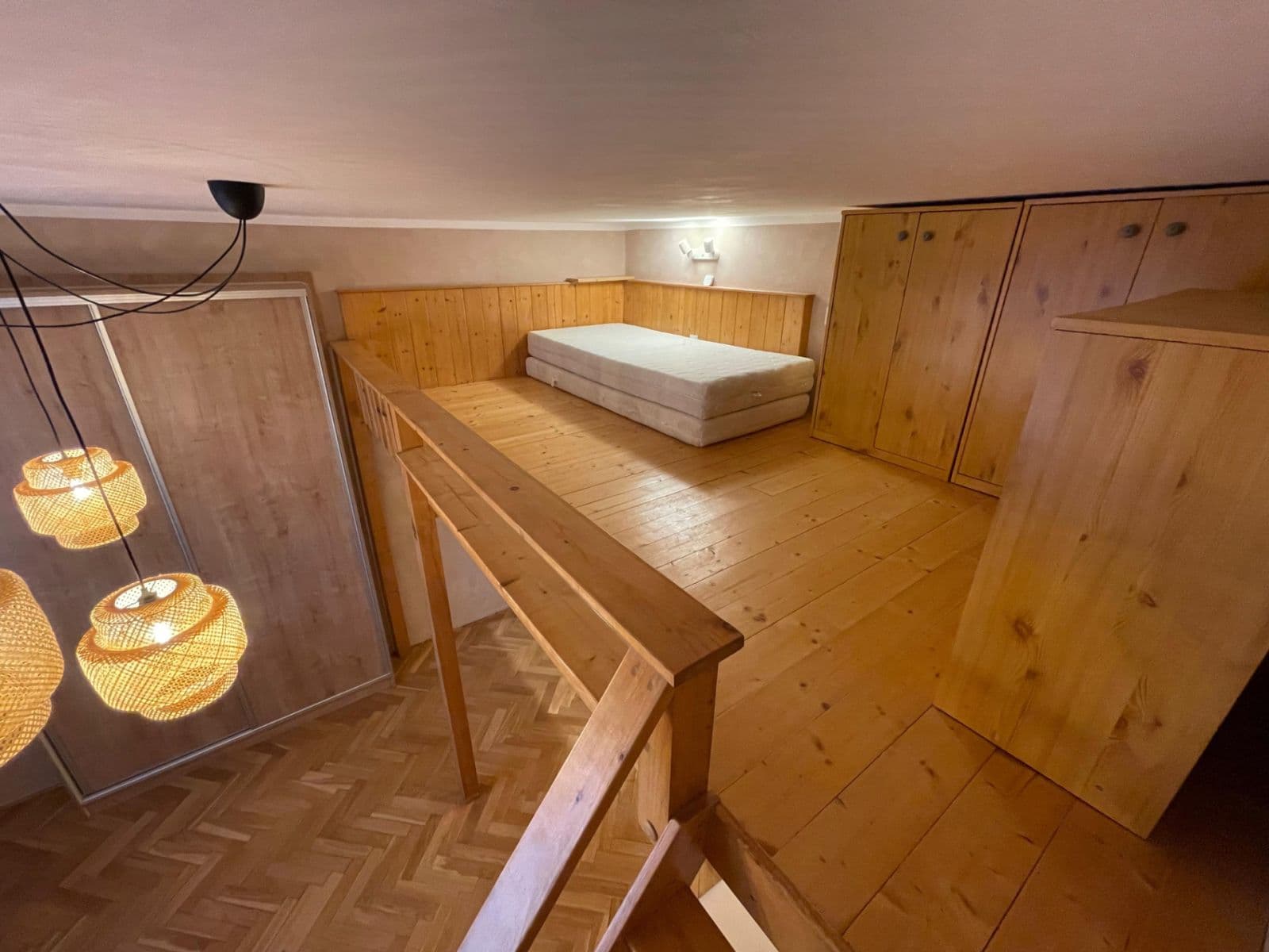 Prenájom bytu 1-izbový 31 m², 28. pluku, Praha, Praha Prenájom bytu 1-izbový 31 m², 28. pluku, Praha, Praha