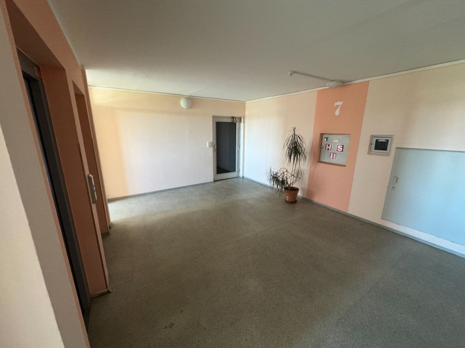 Predaj bytu 2-izbový 47 m², Kozmíkova, Praha, Praha Predaj bytu 2-izbový 47 m², Kozmíkova, Praha, Praha