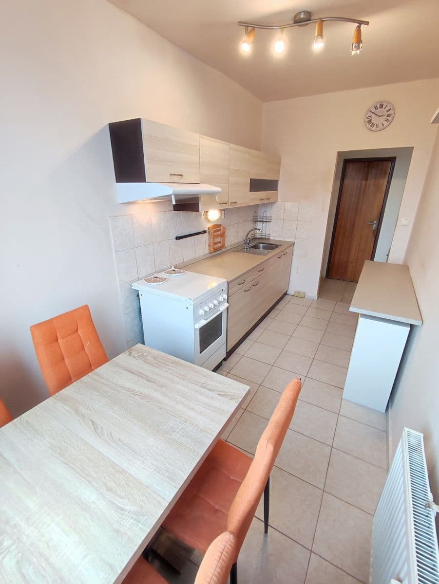 Prenájom bytu 3-izbový 74 m², Rovniankova, Petržalka, Bratislavský kraj Prenájom bytu 3-izbový 74 m², Rovniankova, Petržalka, Bratislavský kraj