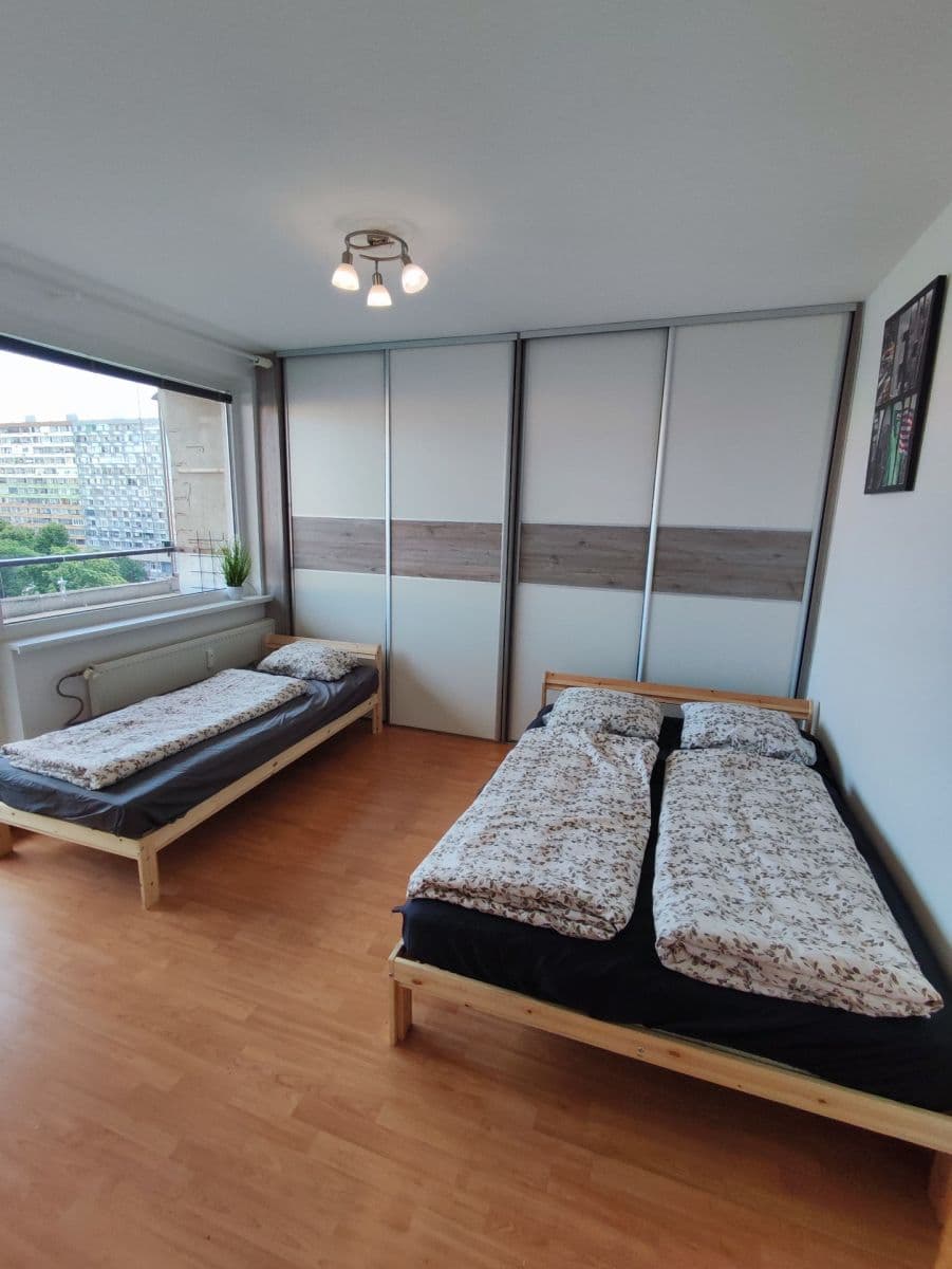 Prenájom bytu 3-izbový 74 m², Rovniankova, Petržalka, Bratislavský kraj Prenájom bytu 3-izbový 74 m², Rovniankova, Petržalka, Bratislavský kraj