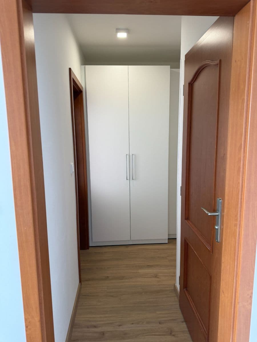 Prenájom bytu 2-izbový 43 m², Mnichovická, Praha, Praha Prenájom bytu 2-izbový 43 m², Mnichovická, Praha, Praha