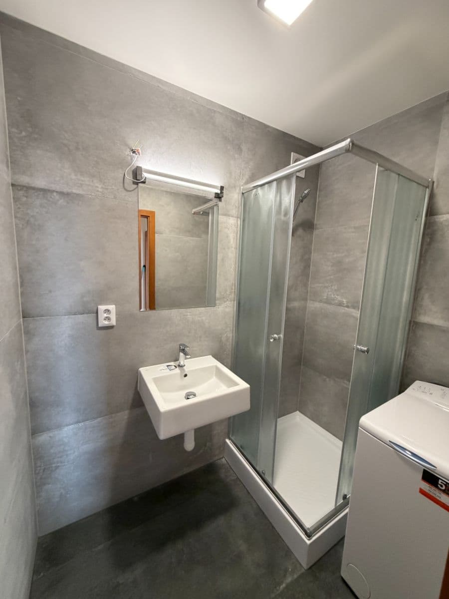 Prenájom bytu 2-izbový 43 m², Mnichovická, Praha, Praha Prenájom bytu 2-izbový 43 m², Mnichovická, Praha, Praha