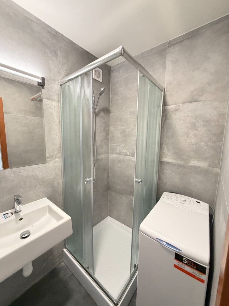Prenájom bytu 2-izbový 43 m², Mnichovická, Praha, Praha Prenájom bytu 2-izbový 43 m², Mnichovická, Praha, Praha