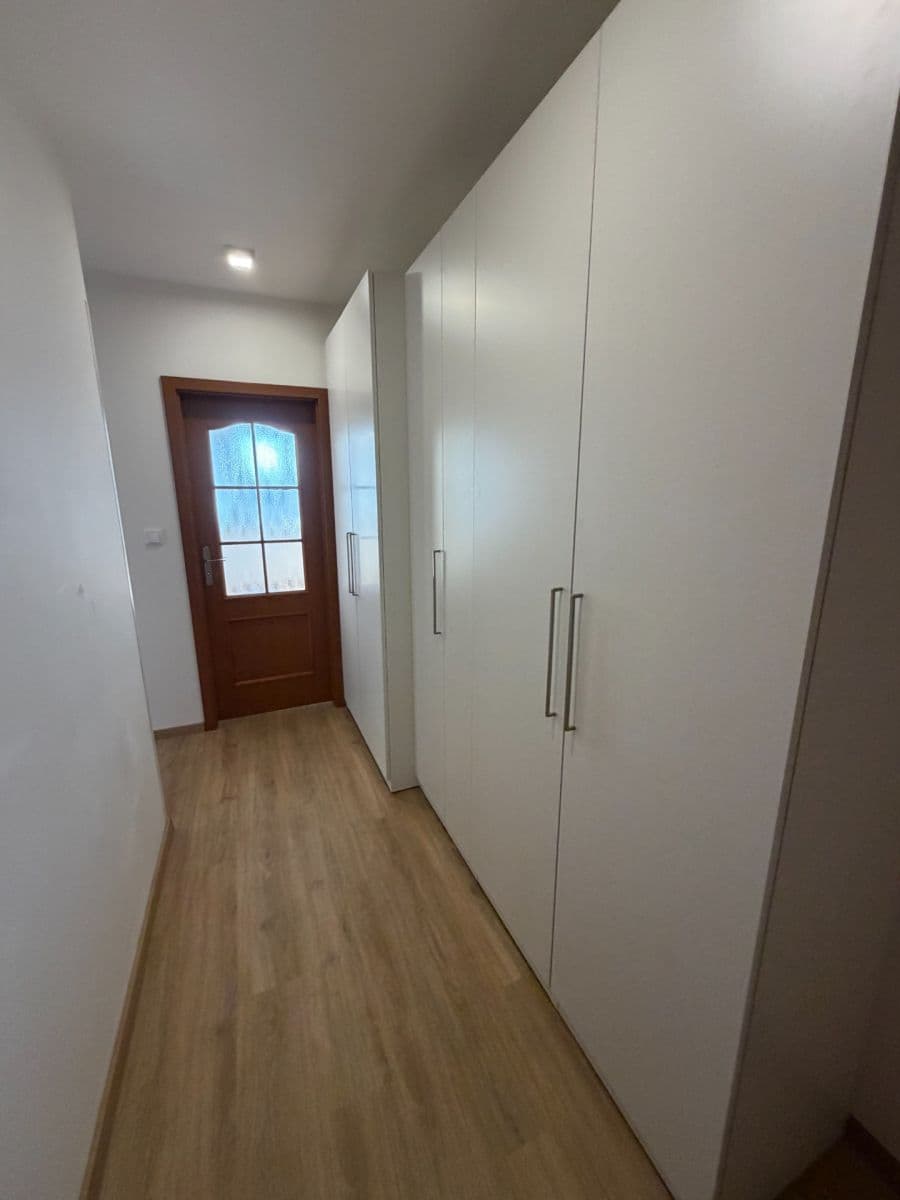 Prenájom bytu 2-izbový 43 m², Mnichovická, Praha, Praha Prenájom bytu 2-izbový 43 m², Mnichovická, Praha, Praha