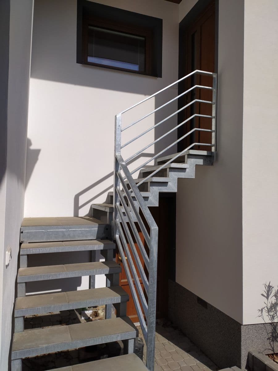 Prenájom bytu 2-izbový 42 m², Čisovická, Mníšek pod Brdy, Středočeský kraj Prenájom bytu 2-izbový 42 m², Čisovická, Mníšek pod Brdy, Středočeský kraj