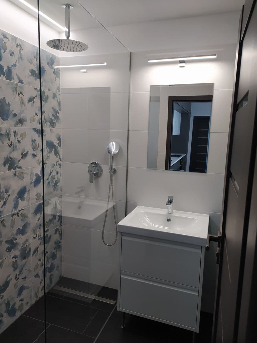 Prenájom bytu 2-izbový 42 m², Čisovická, Mníšek pod Brdy, Středočeský kraj Prenájom bytu 2-izbový 42 m², Čisovická, Mníšek pod Brdy, Středočeský kraj