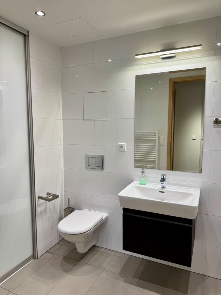 Prenájom bytu 4-izbový 92 m², U Dívčích hradů, Praha, Praha Prenájom bytu 4-izbový 92 m², U Dívčích hradů, Praha, Praha