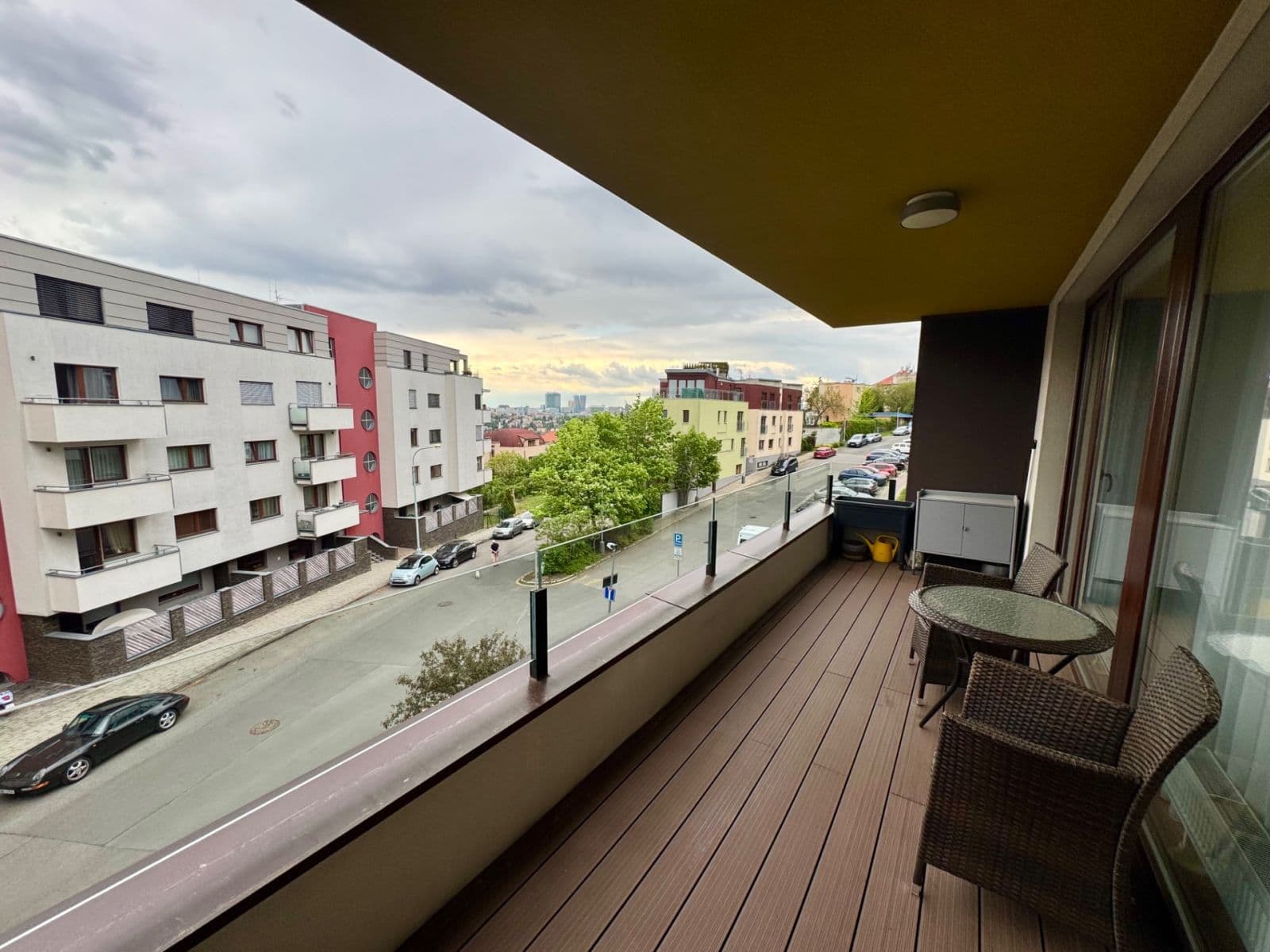 Prenájom bytu 4-izbový 92 m², U Dívčích hradů, Praha, Praha Prenájom bytu 4-izbový 92 m², U Dívčích hradů, Praha, Praha