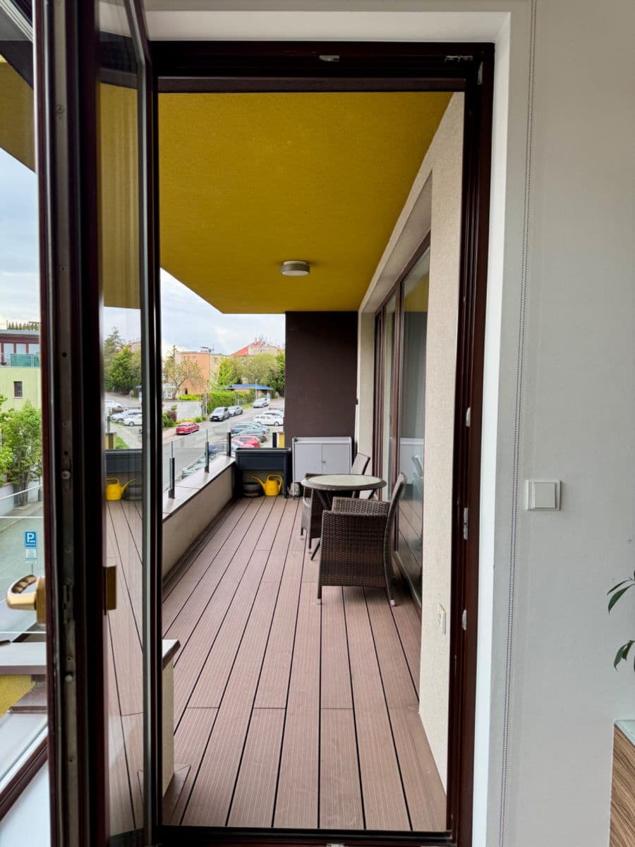 Prenájom bytu 4-izbový 92 m², U Dívčích hradů, Praha, Praha Prenájom bytu 4-izbový 92 m², U Dívčích hradů, Praha, Praha