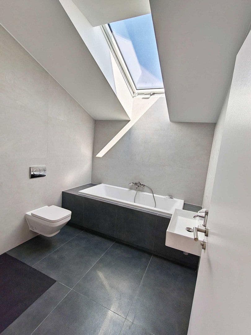 Prenájom bytu 4-izbový 115 m², Hochkirch, Sasko Prenájom bytu 4-izbový 115 m², Hochkirch, Sasko