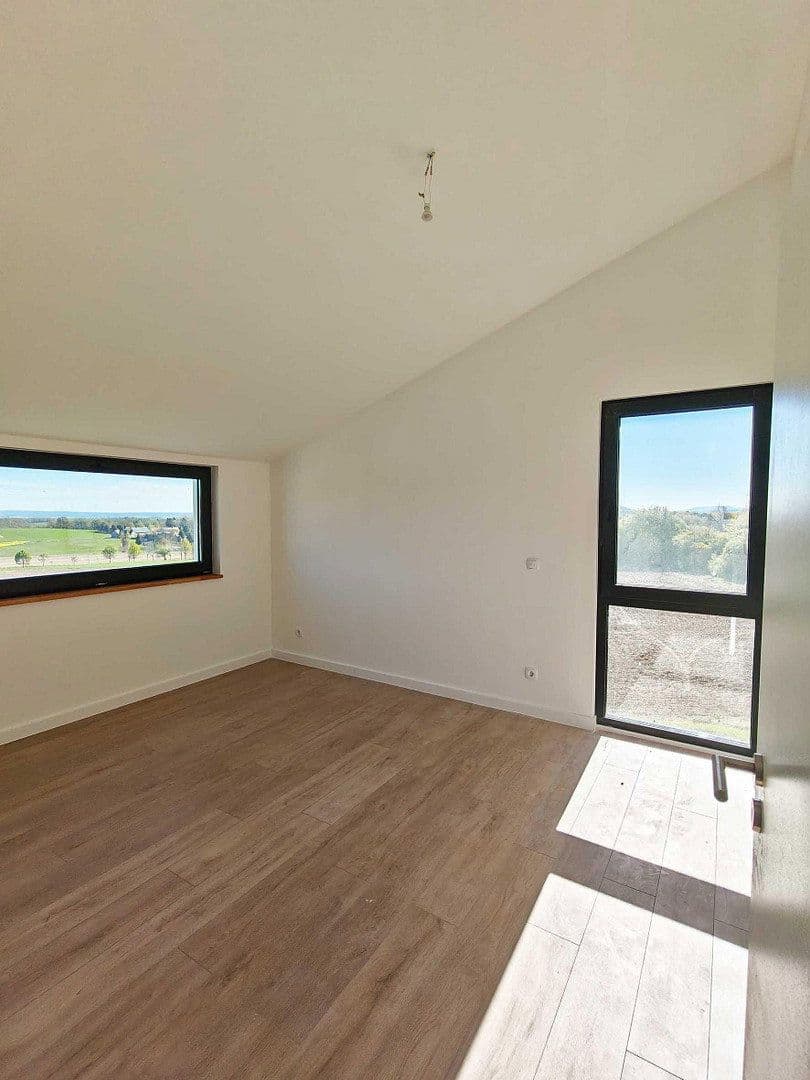 Prenájom bytu 4-izbový 115 m², Hochkirch, Sasko Prenájom bytu 4-izbový 115 m², Hochkirch, Sasko