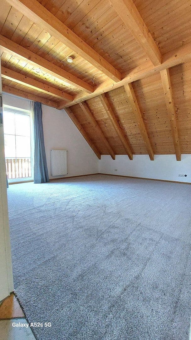 Prenájom bytu 4-izbový 150 m², Schweitenkirchen, Bavorsko Prenájom bytu 4-izbový 150 m², Schweitenkirchen, Bavorsko