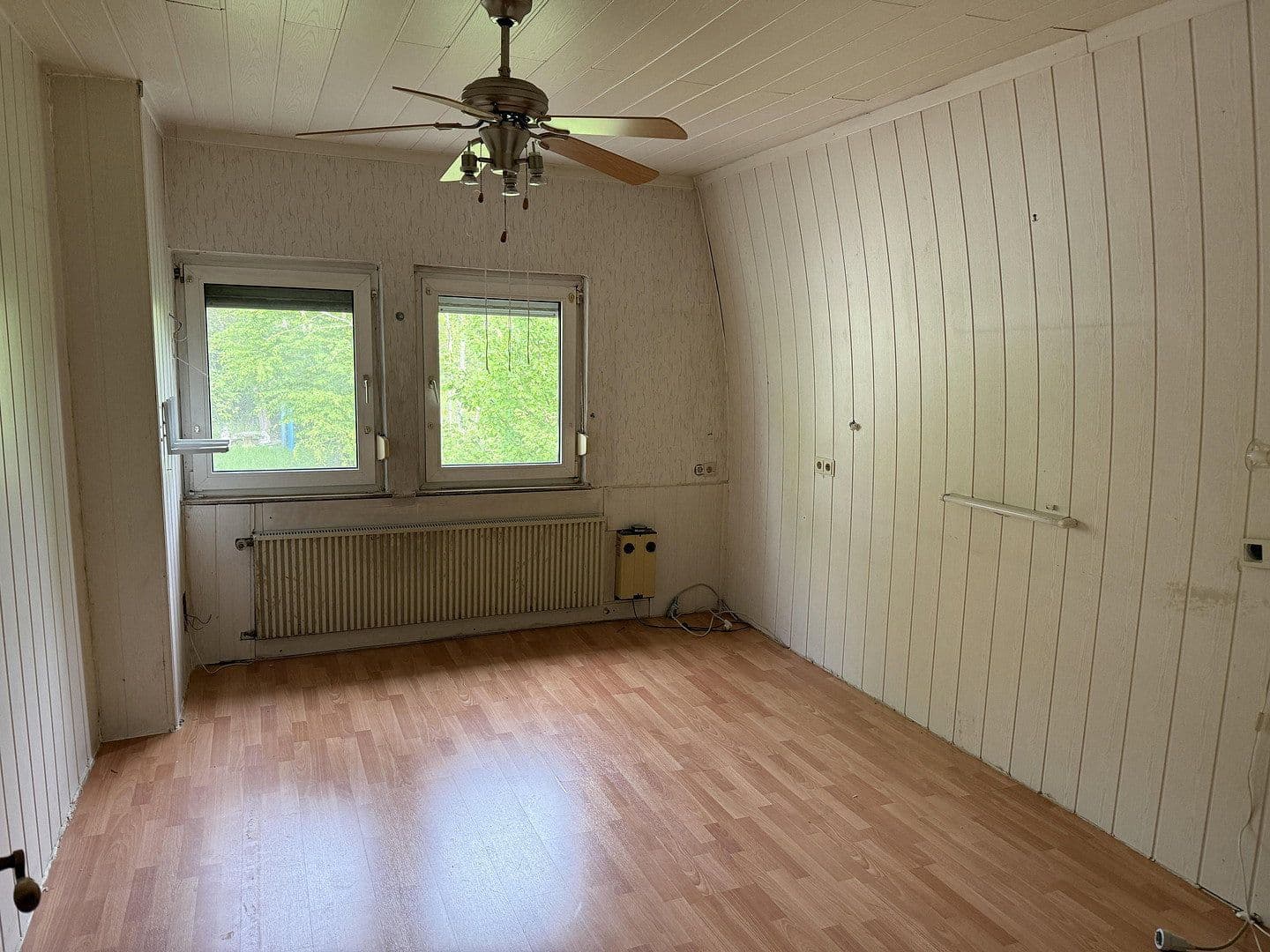 Predaj domu 151 m², pozemek 1.023 m², Kölner Straße 26, Helmenzen, Porýnie-Falcko Predaj domu 151 m², pozemek 1.023 m², Kölner Straße 26, Helmenzen, Porýnie-Falcko