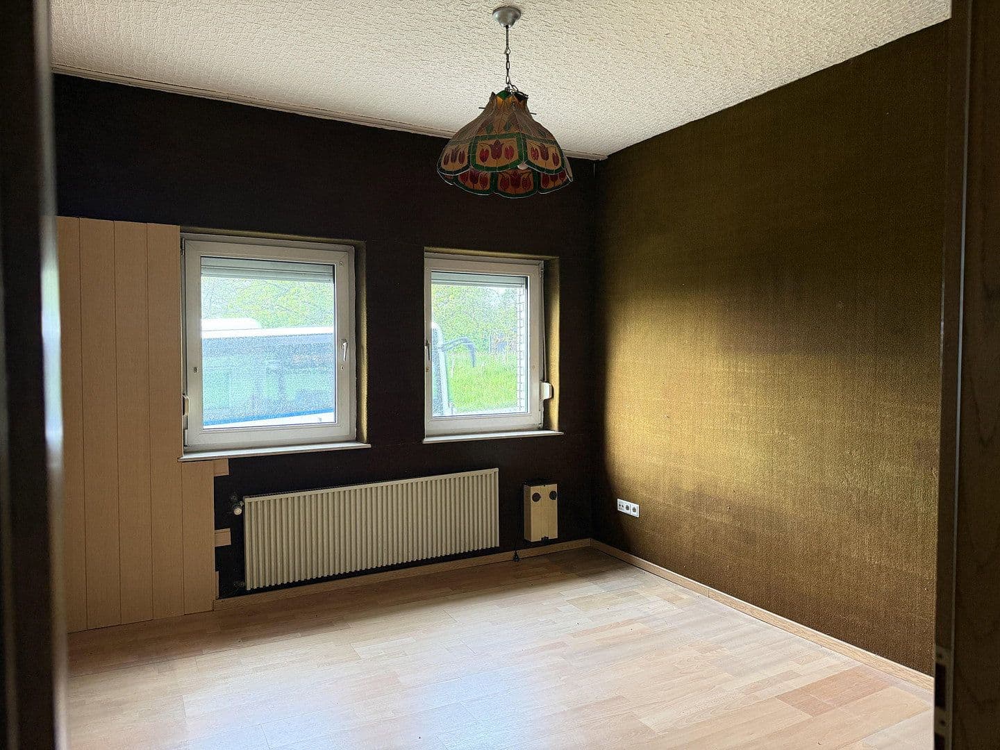 Predaj domu 151 m², pozemek 1.023 m², Kölner Straße 26, Helmenzen, Porýnie-Falcko Predaj domu 151 m², pozemek 1.023 m², Kölner Straße 26, Helmenzen, Porýnie-Falcko