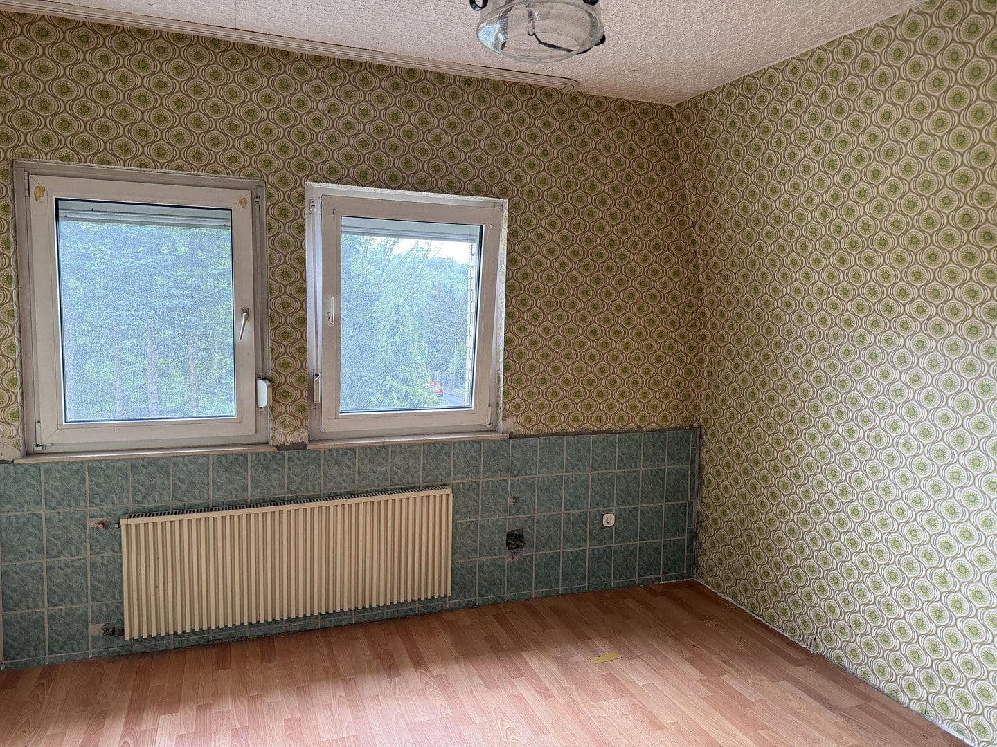 Predaj domu 151 m², pozemek 1.023 m², Kölner Straße 26, Helmenzen, Porýnie-Falcko Predaj domu 151 m², pozemek 1.023 m², Kölner Straße 26, Helmenzen, Porýnie-Falcko