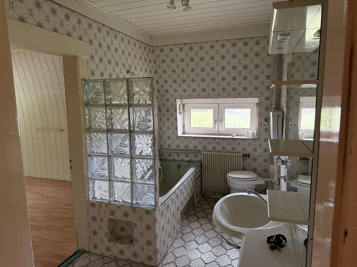 Predaj domu 151 m², pozemek 1.023 m², Kölner Straße 26, Helmenzen, Porýnie-Falcko Predaj domu 151 m², pozemek 1.023 m², Kölner Straße 26, Helmenzen, Porýnie-Falcko