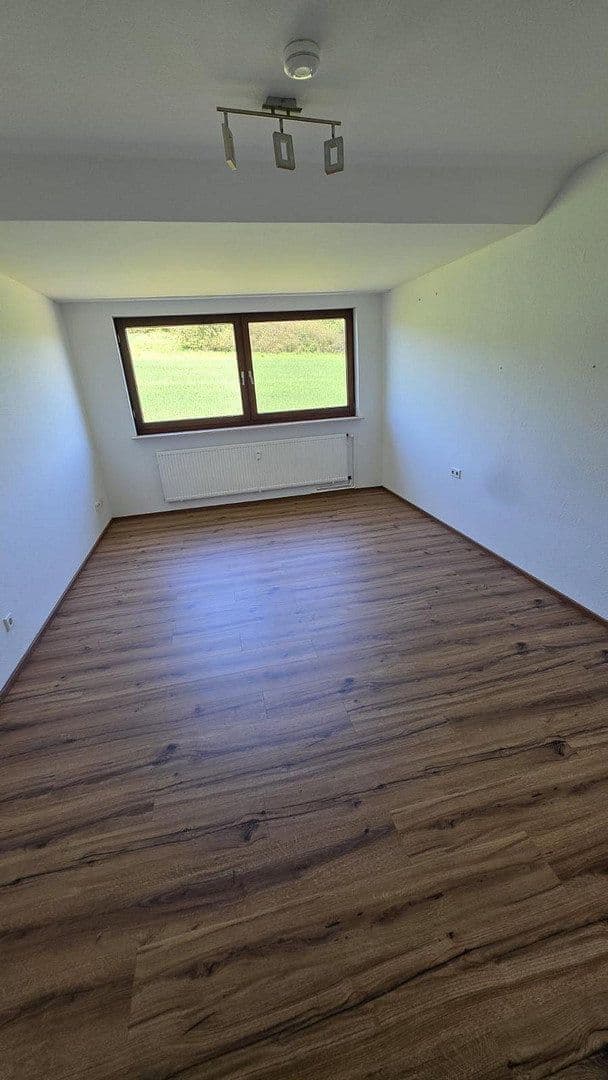Prenájom bytu 3-izbový 111 m², Steinheimer Straße 219, Horn-Bad Meinberg, Severné Porýnie - Westfálsko Prenájom bytu 3-izbový 111 m², Steinheimer Straße 219, Horn-Bad Meinberg, Severné Porýnie - Westfálsko