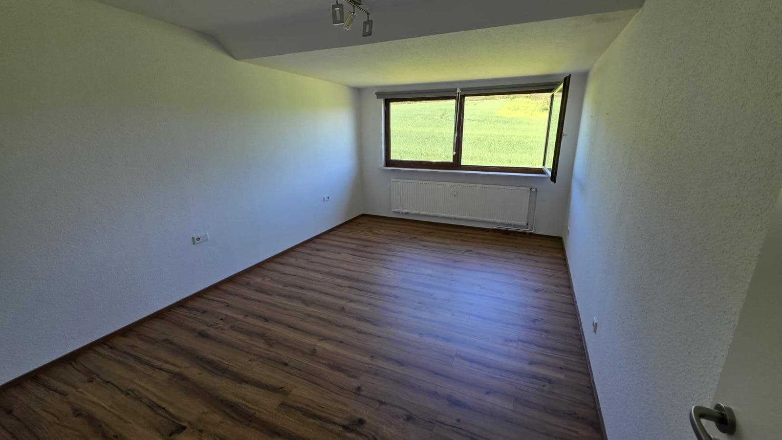 Prenájom bytu 3-izbový 111 m², Steinheimer Straße 219, Horn-Bad Meinberg, Severné Porýnie - Westfálsko Prenájom bytu 3-izbový 111 m², Steinheimer Straße 219, Horn-Bad Meinberg, Severné Porýnie - Westfálsko
