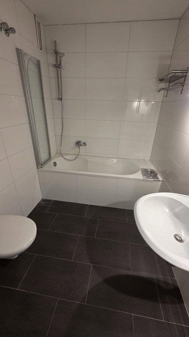 Prenájom bytu 3-izbový 111 m², Steinheimer Straße 219, Horn-Bad Meinberg, Severné Porýnie - Westfálsko Prenájom bytu 3-izbový 111 m², Steinheimer Straße 219, Horn-Bad Meinberg, Severné Porýnie - Westfálsko