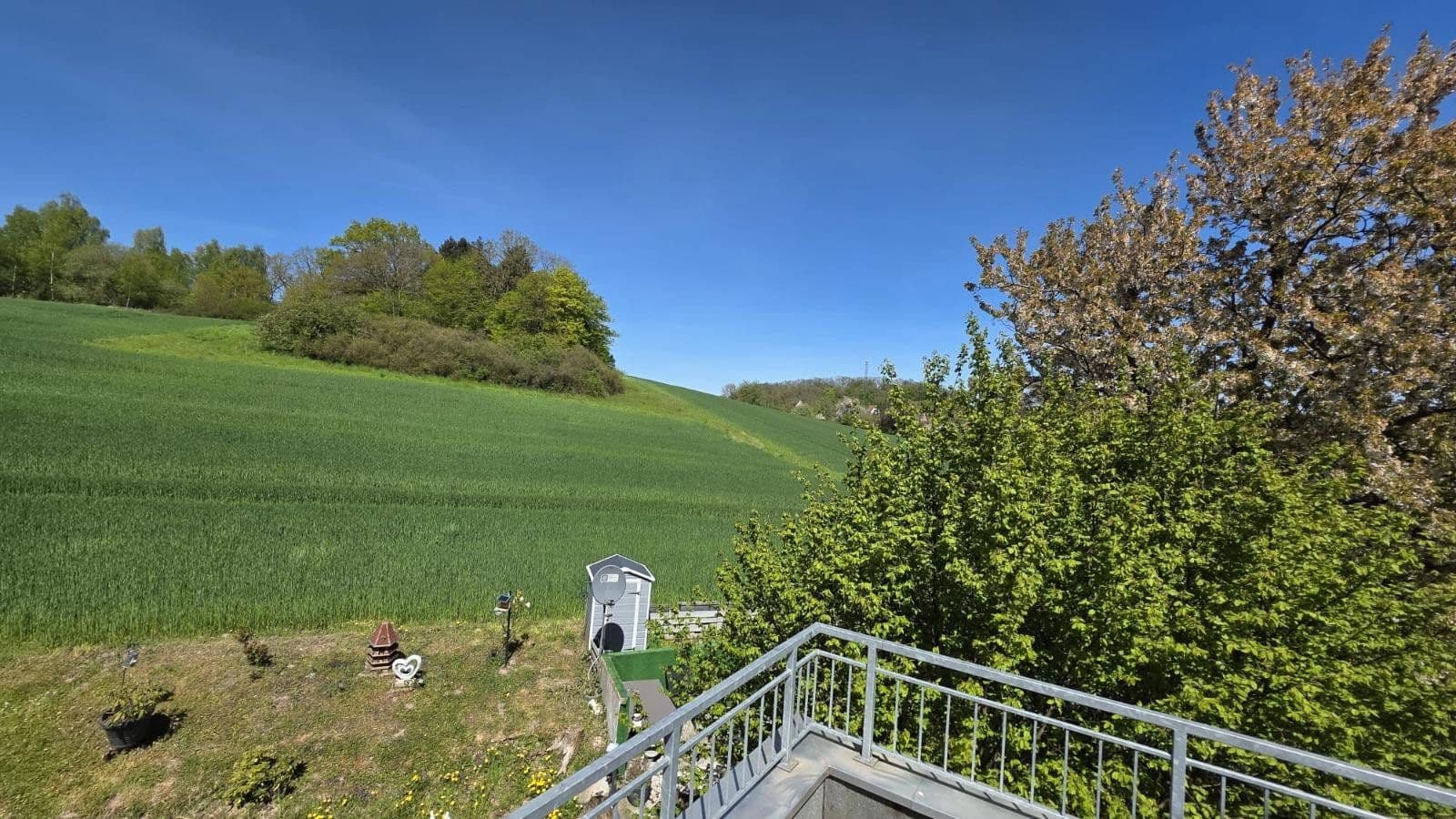 Prenájom bytu 3-izbový 111 m², Steinheimer Straße 219, Horn-Bad Meinberg, Severné Porýnie - Westfálsko Prenájom bytu 3-izbový 111 m², Steinheimer Straße 219, Horn-Bad Meinberg, Severné Porýnie - Westfálsko