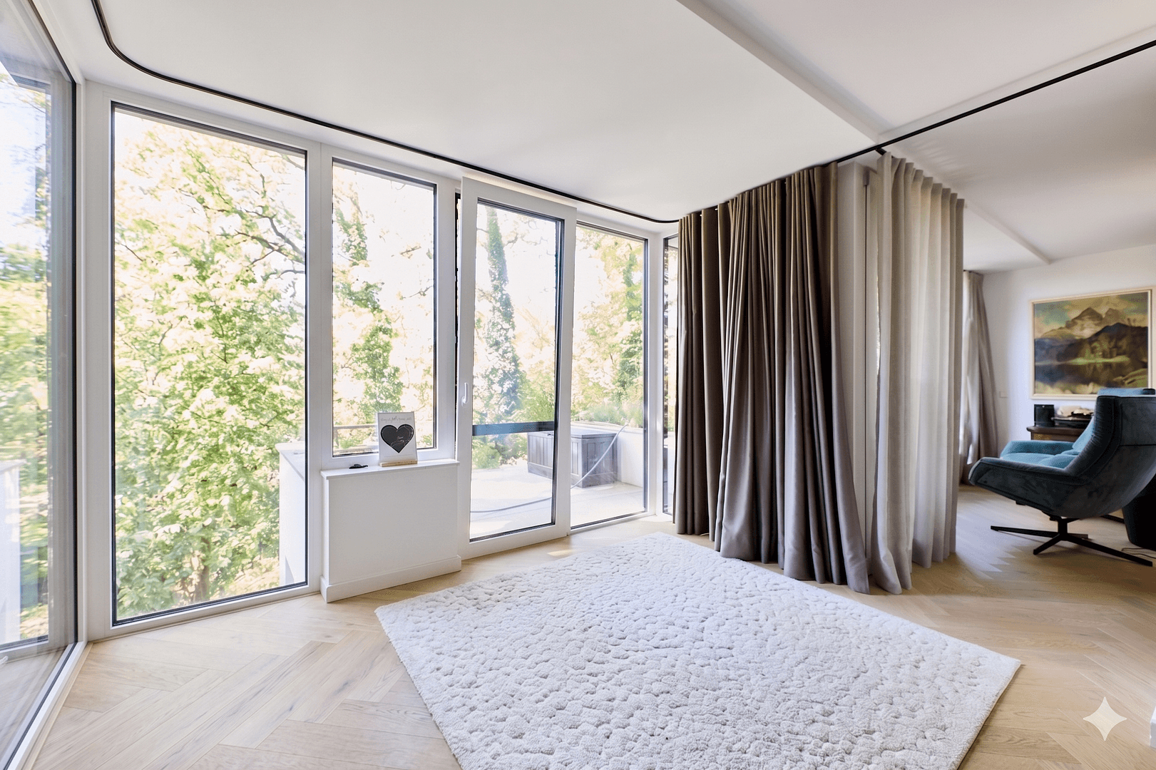 Prenájom bytu 5-izbový 219 m², Lakronstrasse, Düsseldorf, Severné Porýnie - Westfálsko Prenájom bytu 5-izbový 219 m², Lakronstrasse, Düsseldorf, Severné Porýnie - Westfálsko