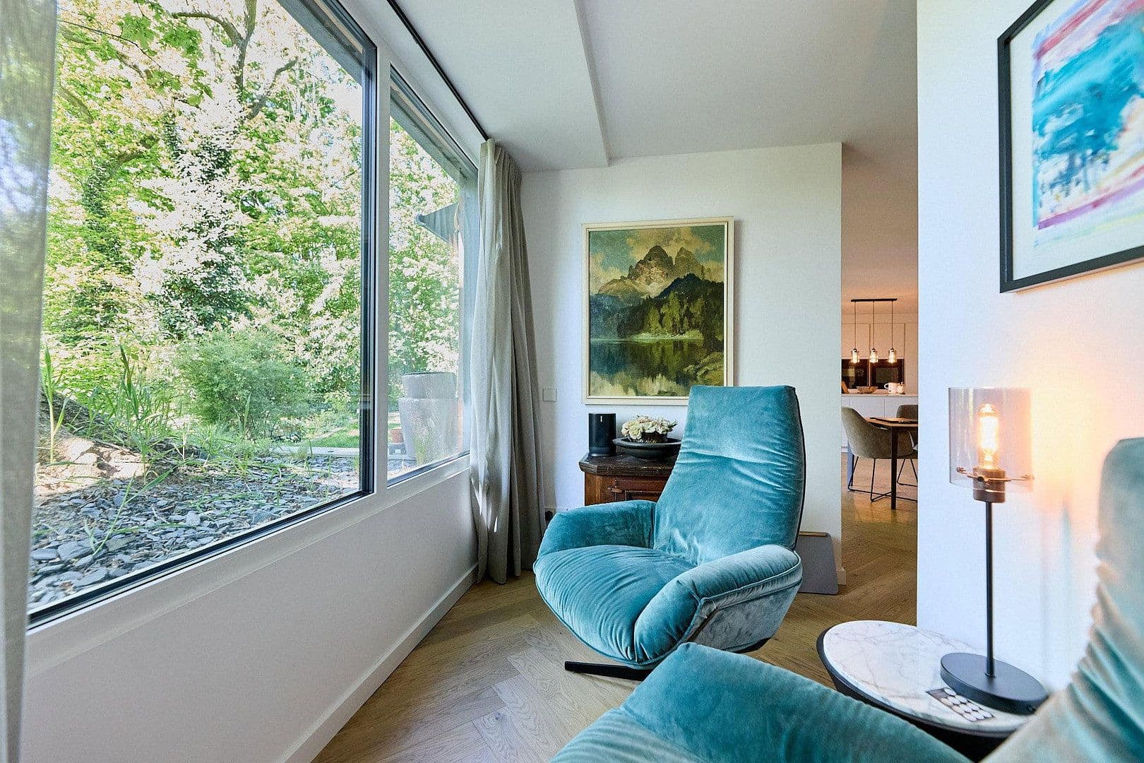 Prenájom bytu 5-izbový 219 m², Lakronstrasse, Düsseldorf, Severné Porýnie - Westfálsko Prenájom bytu 5-izbový 219 m², Lakronstrasse, Düsseldorf, Severné Porýnie - Westfálsko