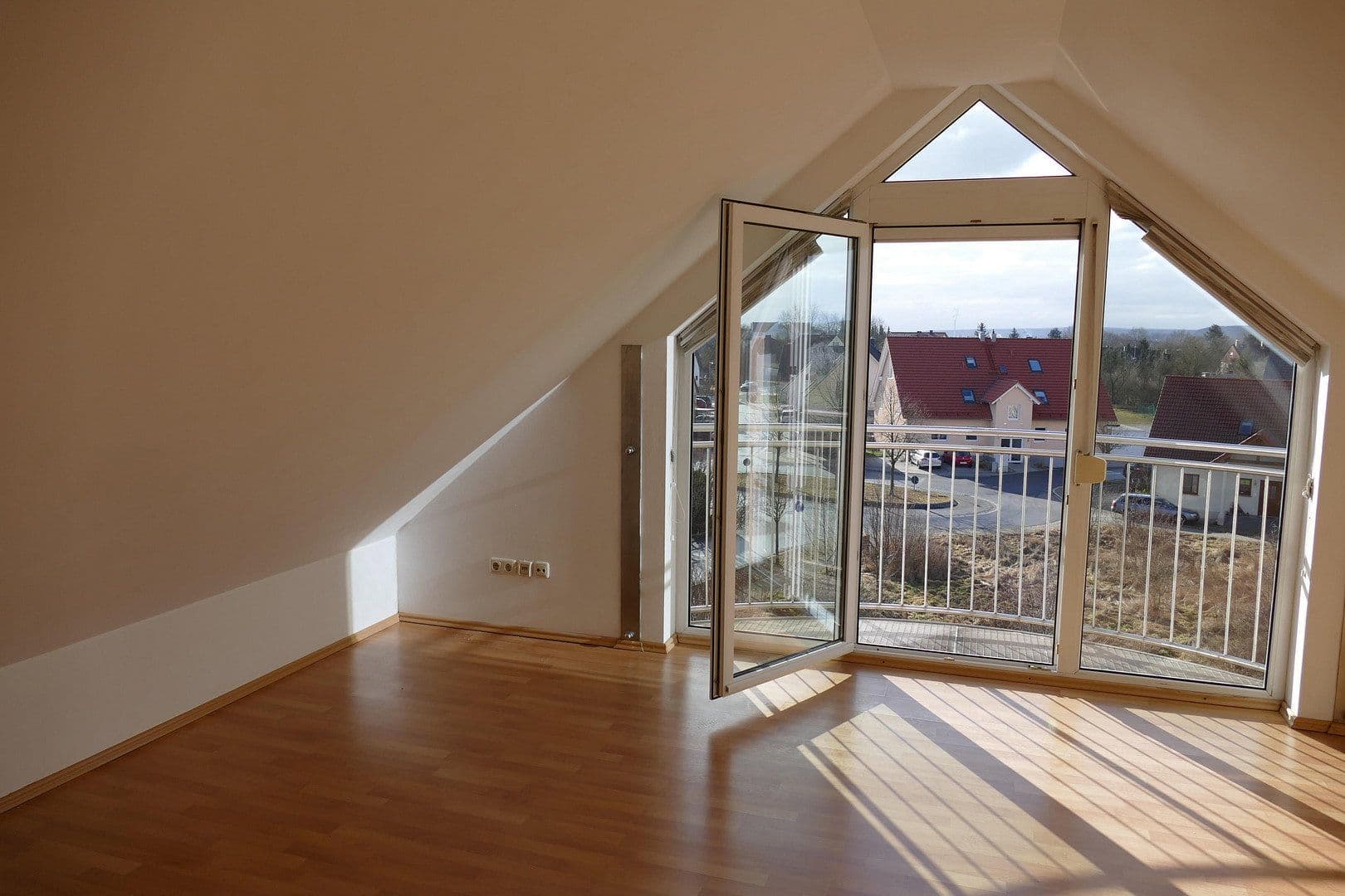 Prenájom bytu 4-izbový 116 m², Marienstraße 11, Hirschaid, Bavorsko Prenájom bytu 4-izbový 116 m², Marienstraße 11, Hirschaid, Bavorsko