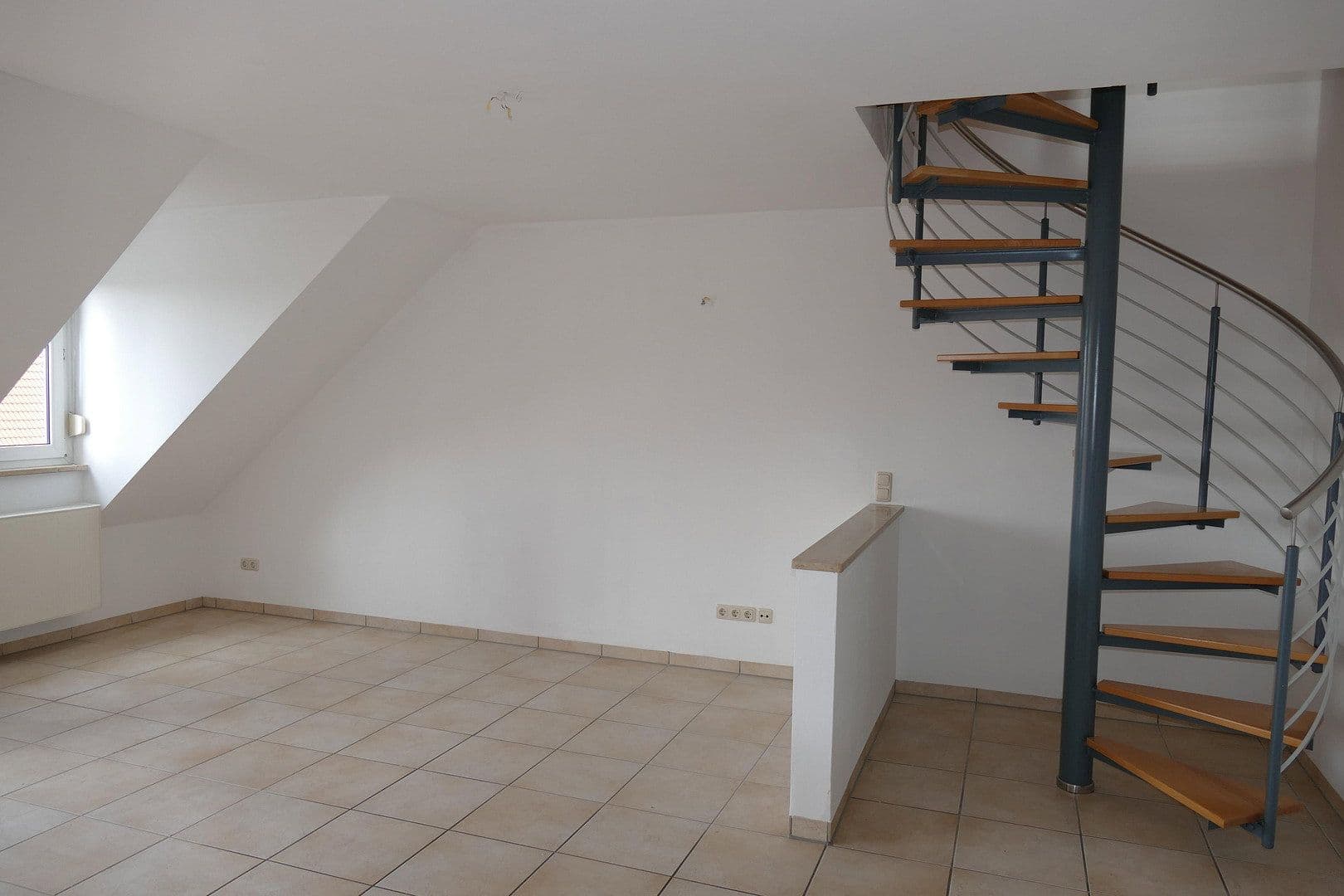 Prenájom bytu 4-izbový 116 m², Marienstraße 11, Hirschaid, Bavorsko Prenájom bytu 4-izbový 116 m², Marienstraße 11, Hirschaid, Bavorsko