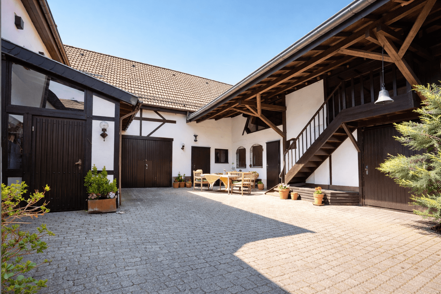 Predaj domu 400 m², pozemek 1.120 m², Euskirchener Str. 37, Nettersheim, Severné Porýnie - Westfálsko Predaj domu 400 m², pozemek 1.120 m², Euskirchener Str. 37, Nettersheim, Severné Porýnie - Westfálsko