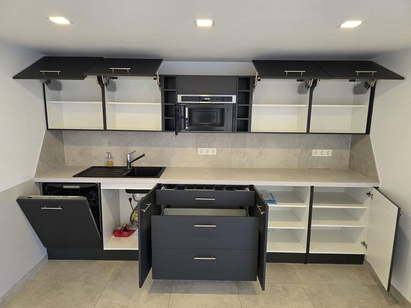 Prenájom kancelárie 94 m², Wilhelmstraße 32, Dallgow-Döberitz, Brandenbursko Prenájom kancelárie 94 m², Wilhelmstraße 32, Dallgow-Döberitz, Brandenbursko