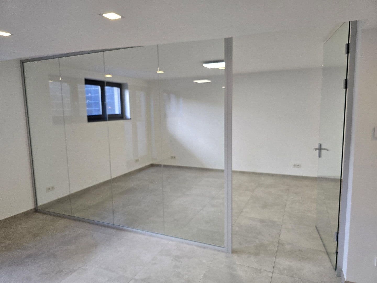 Prenájom kancelárie 94 m², Wilhelmstraße 32, Dallgow-Döberitz, Brandenbursko Prenájom kancelárie 94 m², Wilhelmstraße 32, Dallgow-Döberitz, Brandenbursko