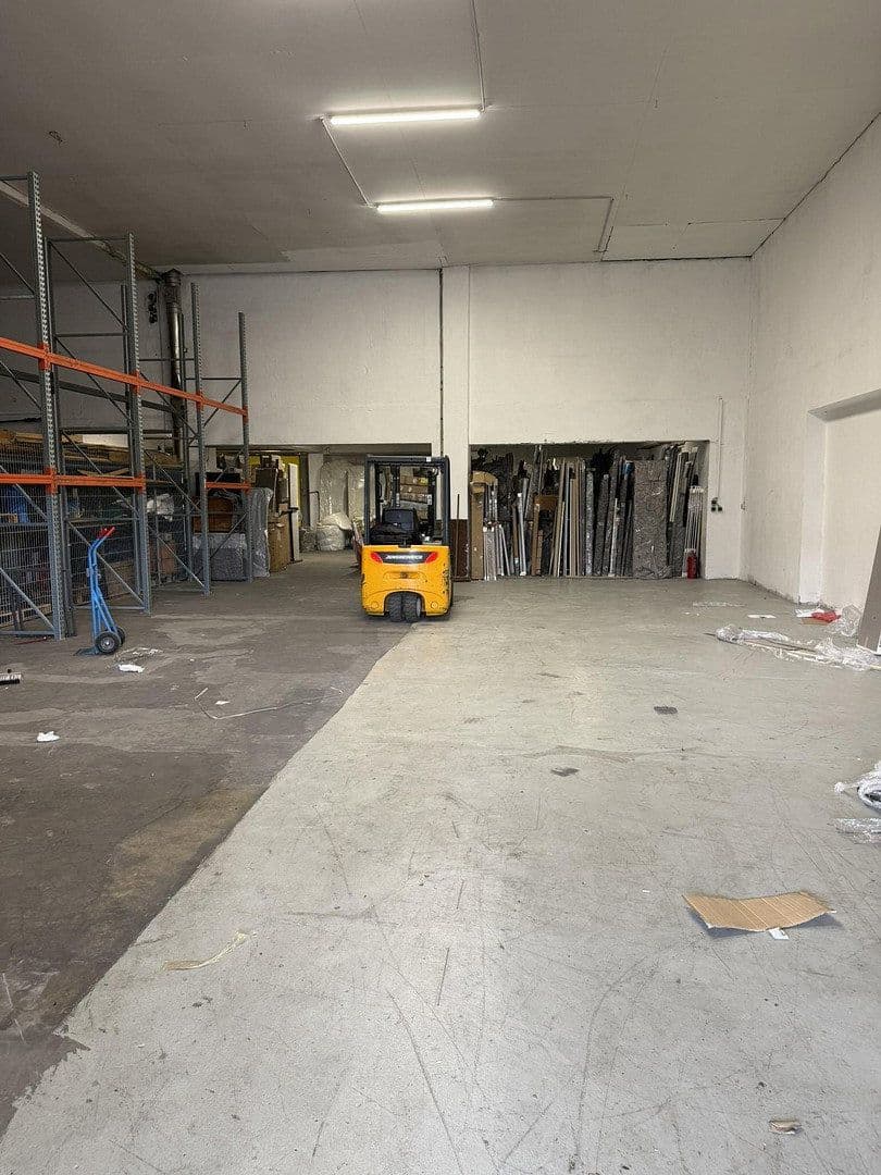 Prenájom nebytového priestoru 1.215 m², Klingenberg am Main, Bavorsko Prenájom nebytového priestoru 1.215 m², Klingenberg am Main, Bavorsko