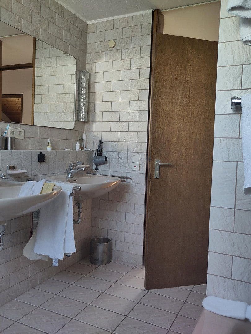 Predaj domu 230 m², pozemek 459 m², Ostfildern, Bádensko-Wurttembersko Predaj domu 230 m², pozemek 459 m², Ostfildern, Bádensko-Wurttembersko