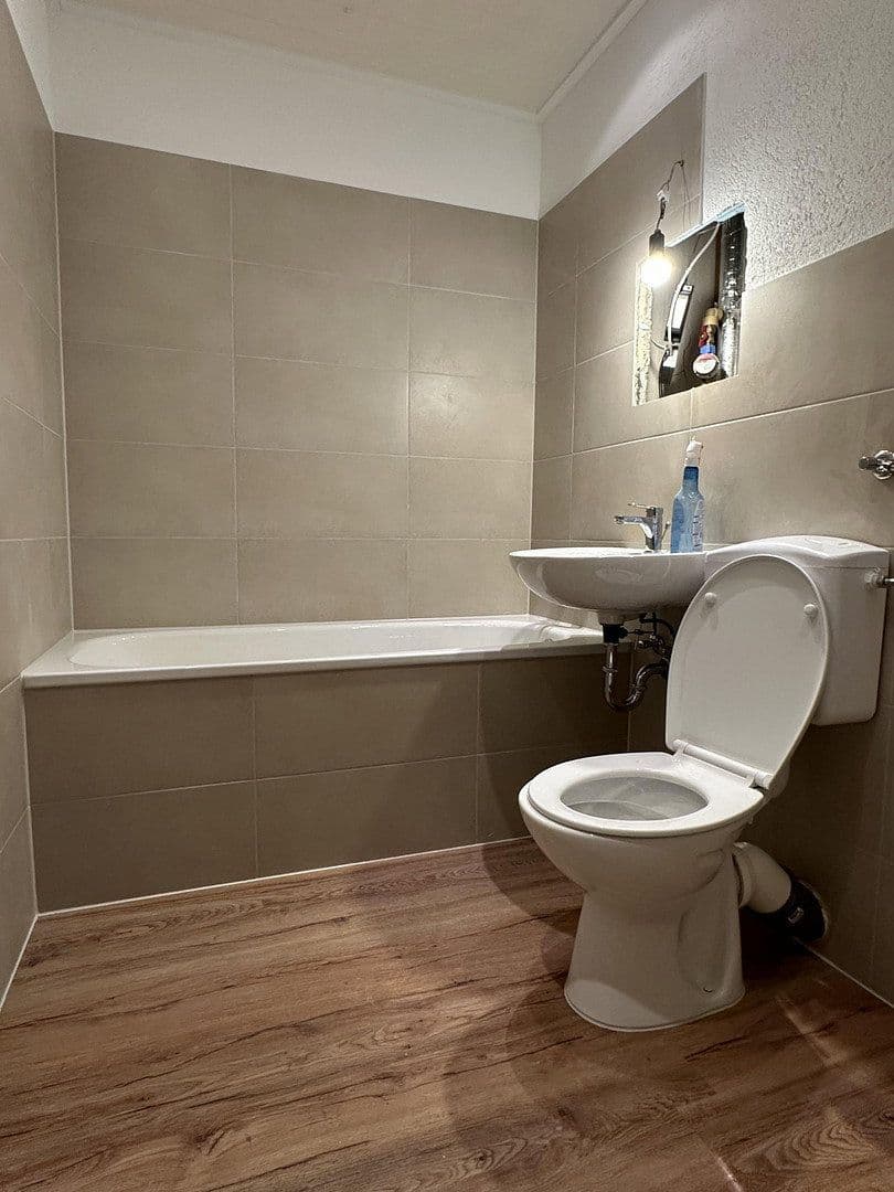 Prenájom bytu 3-izbový 66 m², Otto-Worms-Straße 15, Gera, Durínsko Prenájom bytu 3-izbový 66 m², Otto-Worms-Straße 15, Gera, Durínsko