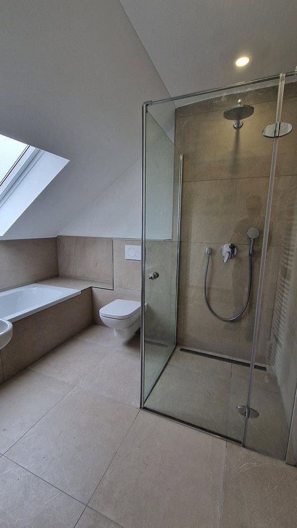 Prenájom bytu 2-izbový 81 m², Geretsried, Bavorsko Prenájom bytu 2-izbový 81 m², Geretsried, Bavorsko