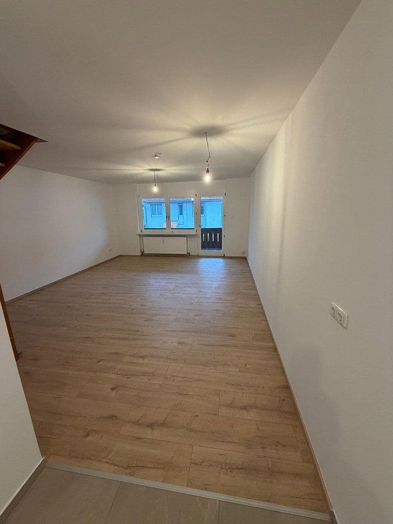 Prenájom bytu 2-izbový 81 m², Geretsried, Bavorsko Prenájom bytu 2-izbový 81 m², Geretsried, Bavorsko