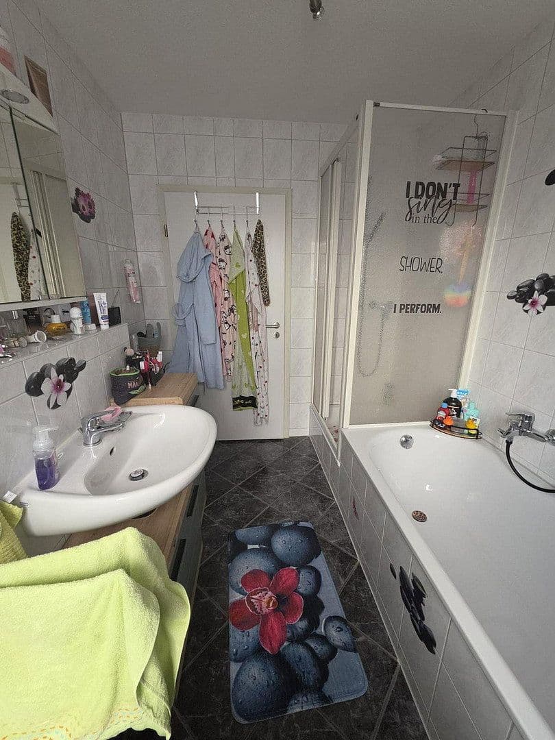 Prenájom bytu 3-izbový 70 m², Gotha, Durínsko Prenájom bytu 3-izbový 70 m², Gotha, Durínsko