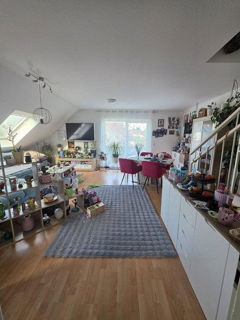 Prenájom bytu 3-izbový 70 m², Gotha, Durínsko Prenájom bytu 3-izbový 70 m², Gotha, Durínsko