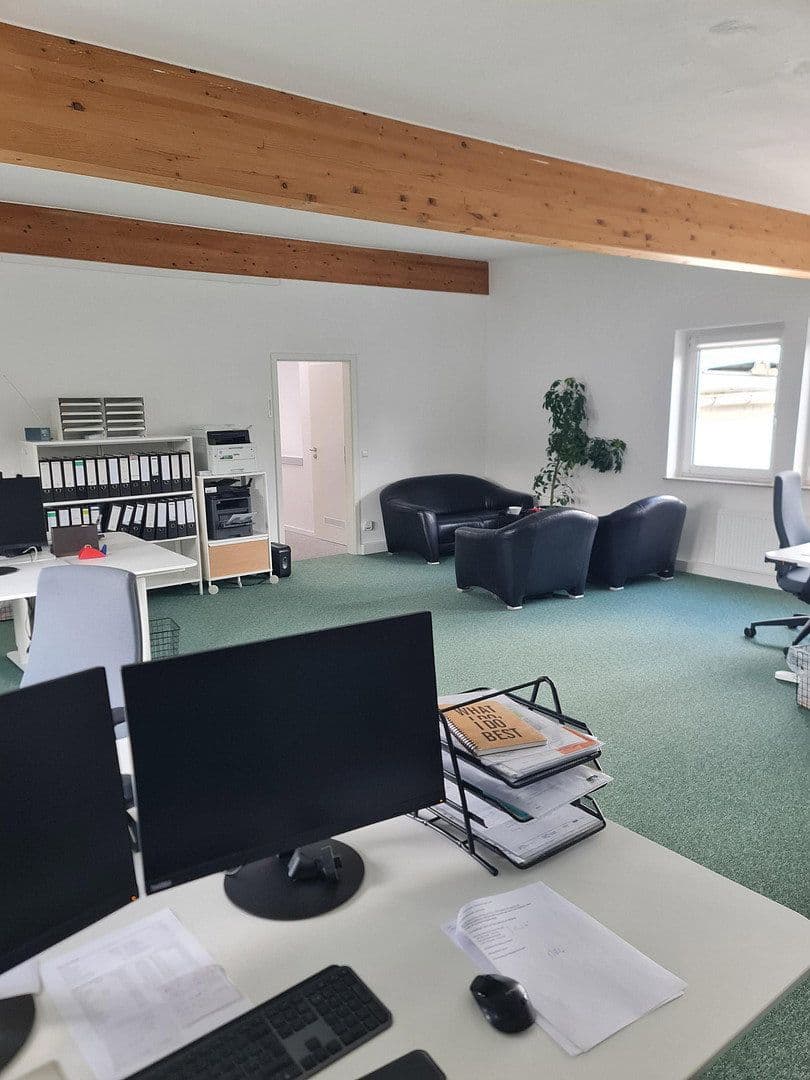 Prenájom nebytového priestoru 360 m², Ingelheim am Rhein, Porýnie-Falcko Prenájom nebytového priestoru 360 m², Ingelheim am Rhein, Porýnie-Falcko