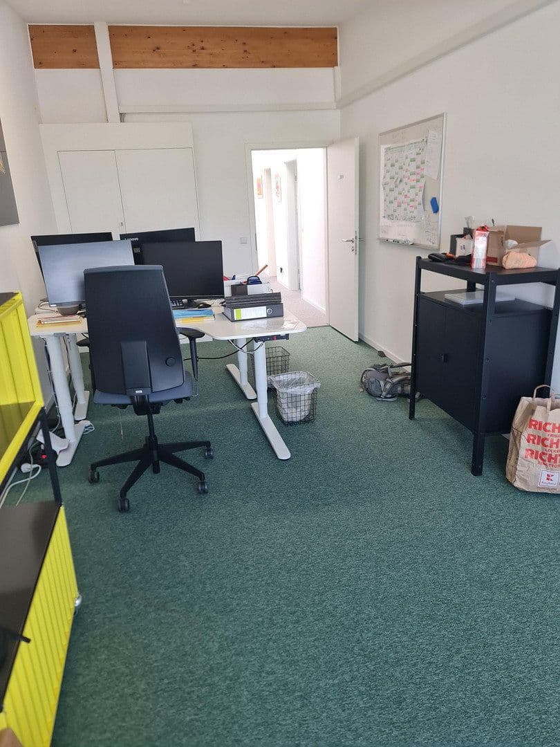 Prenájom nebytového priestoru 360 m², Ingelheim am Rhein, Porýnie-Falcko Prenájom nebytového priestoru 360 m², Ingelheim am Rhein, Porýnie-Falcko