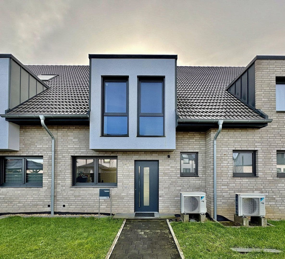 Predaj domu 179 m², pozemek 240 m², Willich, Severné Porýnie - Westfálsko Predaj domu 179 m², pozemek 240 m², Willich, Severné Porýnie - Westfálsko