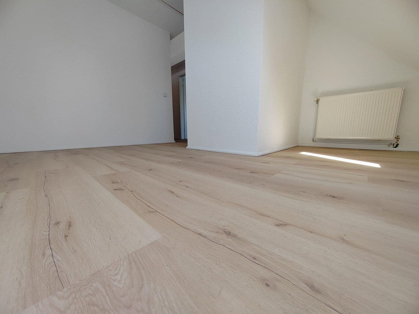 Predaj bytu 4-izbový 84 m², Ernststr.89, Berlin, Berlín Predaj bytu 4-izbový 84 m², Ernststr.89, Berlin, Berlín