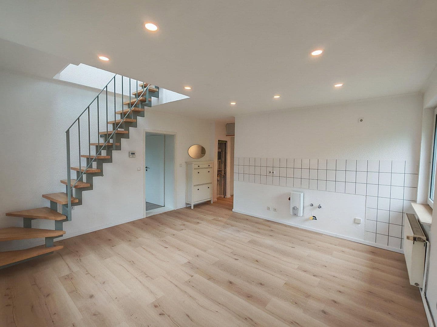 Predaj bytu 4-izbový 84 m², Ernststr.89, Berlin, Berlín Predaj bytu 4-izbový 84 m², Ernststr.89, Berlin, Berlín